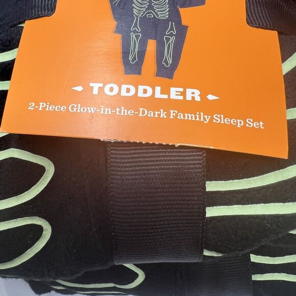 2 Toddler Skeleton Halloween Sleeper With Hat Glow In The Dark Bones - Picture 4 of 7